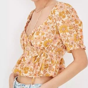 NEW ✨ American eagle wrap babydoll blouse, SIZE XL, very nice and cute color 🏵️